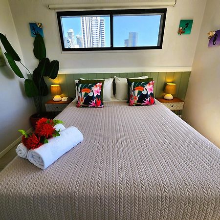 Broadbeach, Stylish Apartment Close To Everything Гоулд Коуст Екстериор снимка