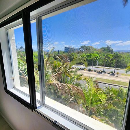 Broadbeach, Stylish Apartment Close To Everything Гоулд Коуст Екстериор снимка