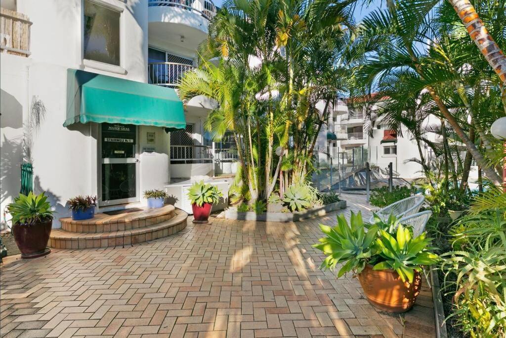 Broadbeach, Stylish Apartment Close To Everything Гоулд Коуст Екстериор снимка