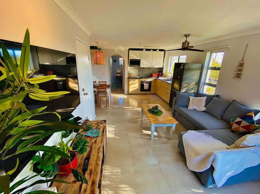Broadbeach, Stylish Apartment Close To Everything Гоулд Коуст Екстериор снимка