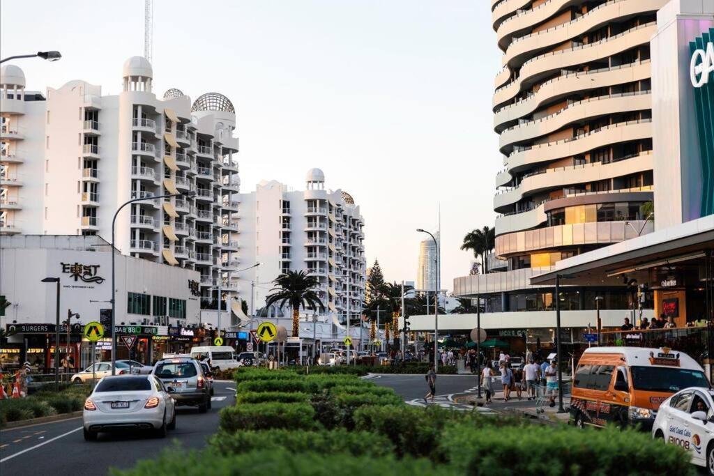 Broadbeach, Stylish Apartment Close To Everything Гоулд Коуст Екстериор снимка